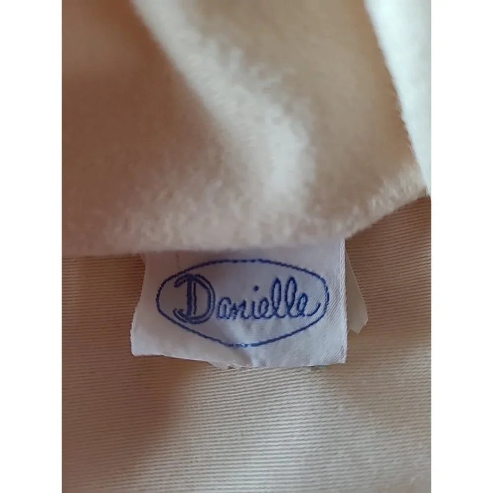 Danielle Night Gown Womans M Vintage Lace Trim Beige Button Front‎ Long Sleeve